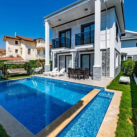 Willa Salkim- 4 Bedroom In Oludeniz *