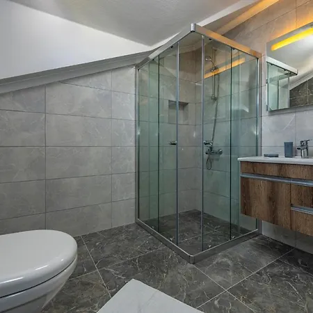 Salkim- 4 Bedroom In Oludeniz