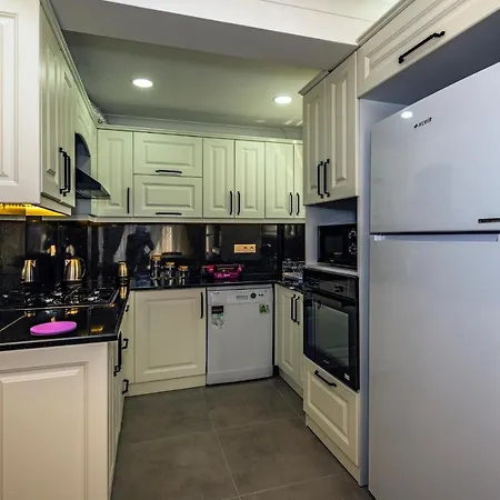 Salkim- 4 Bedroom In Oludeniz פאטהיה