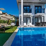 Salkim- 4 Bedroom In Oludeniz *