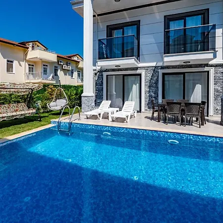 Salkim- 4 Bedroom In Oludeniz 费特希耶