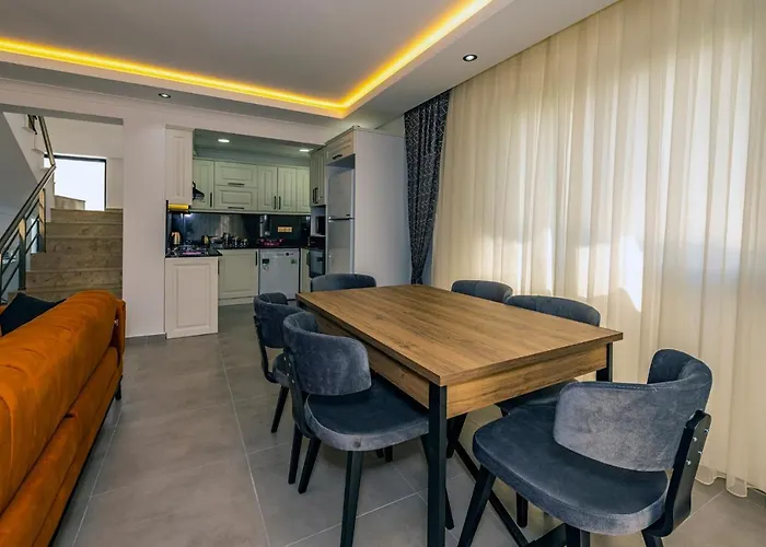 Salkim- 4 Bedroom In Oludeniz ヴィラ フェティエ